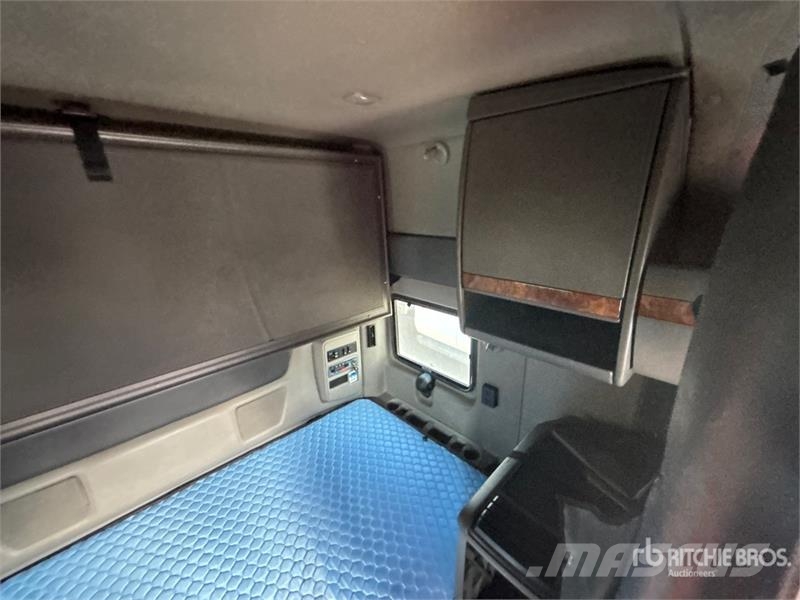 International LT625 트랙터 유닛
