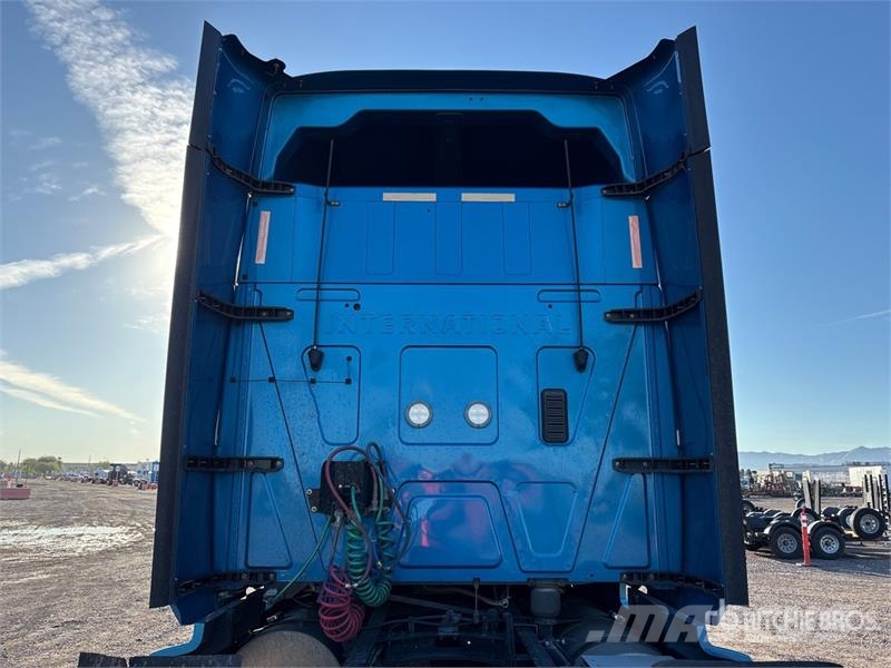 International LT625 Tracteur routier