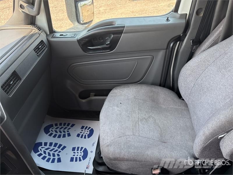 International LT625 وحدات الجر