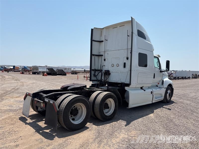 International LT625 وحدات الجر