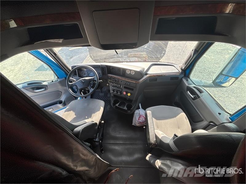 International LT625 트랙터 유닛