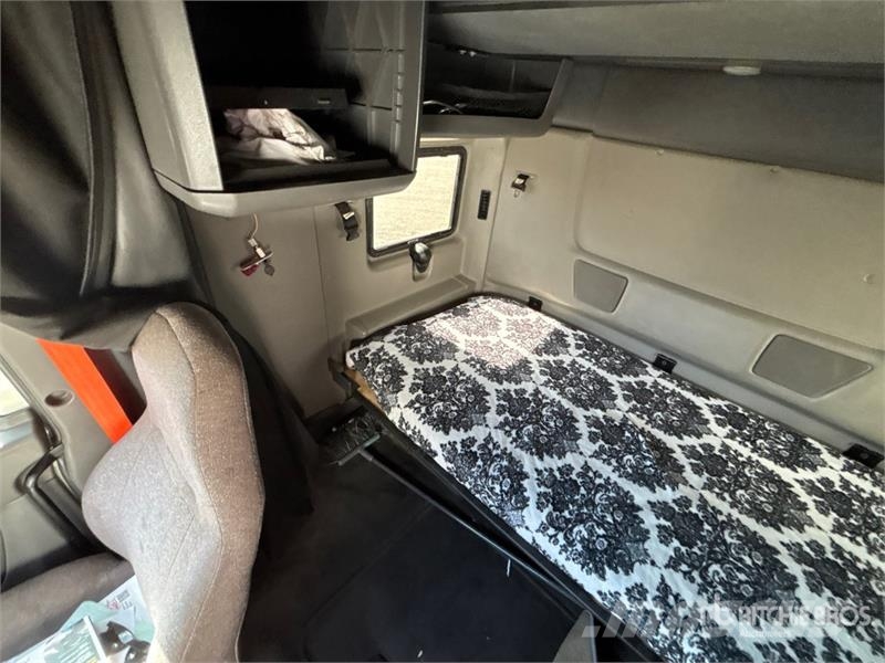 International LT625 Autotractoare