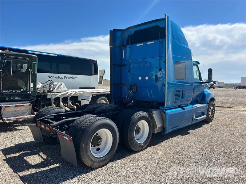 International LT625 트랙터 유닛
