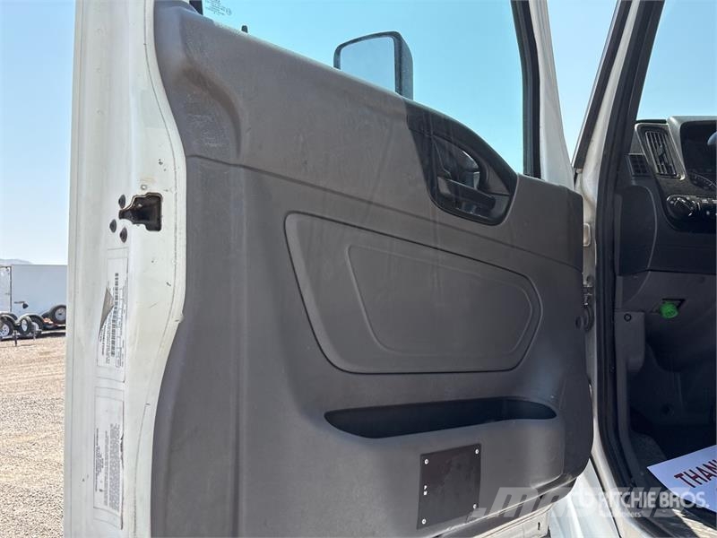 International LT625 وحدات الجر