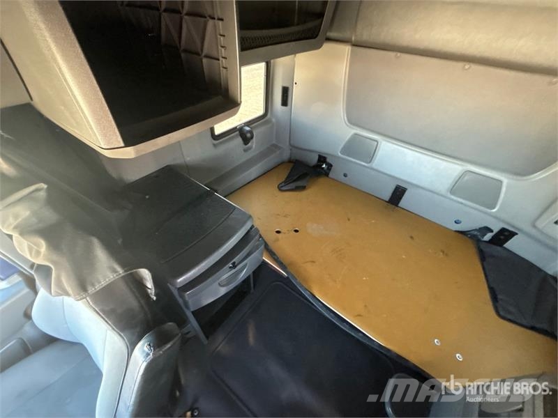 International LT625 트랙터 유닛