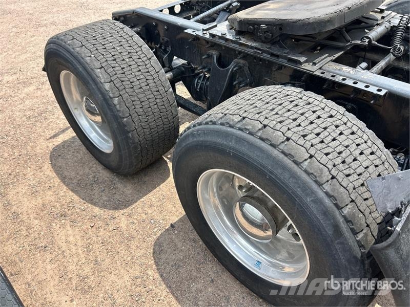 International LT625 트랙터 유닛