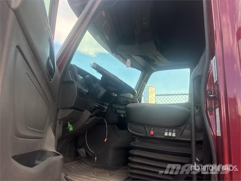International LT625 Седельные тягачи