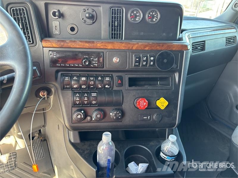 International LT625 Седельные тягачи