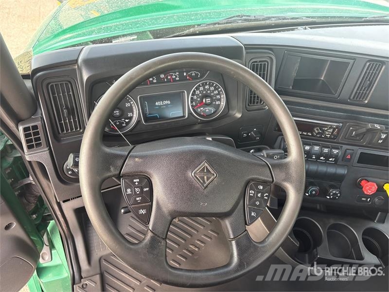 International LT625 트랙터 유닛