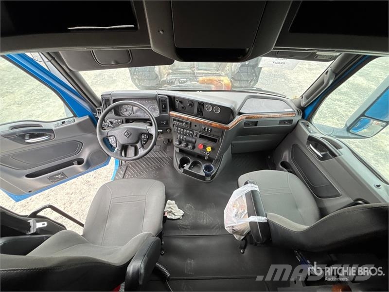 International LT625 Седельные тягачи