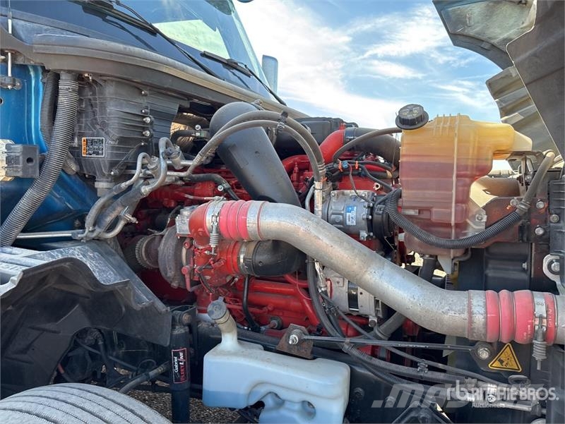 International LT625 Седельные тягачи