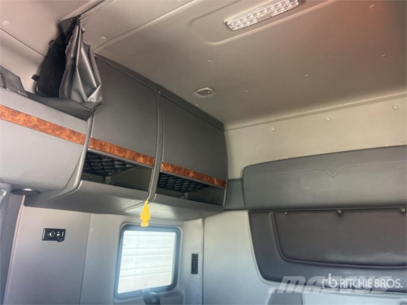 International LT625 Prime Movers