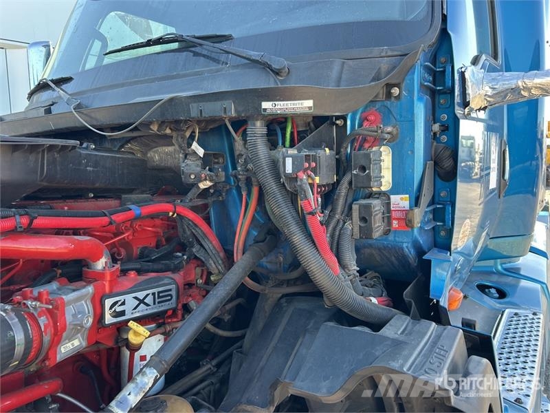 International LT625 Vlačilci