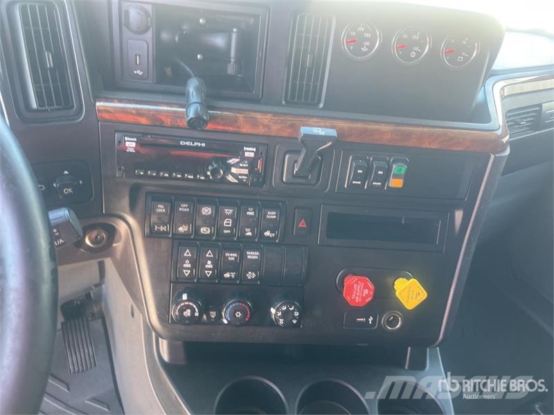 International LT625 Prime Movers