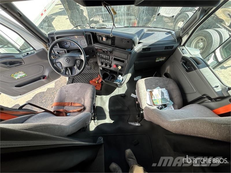 International LT625 Autotractoare
