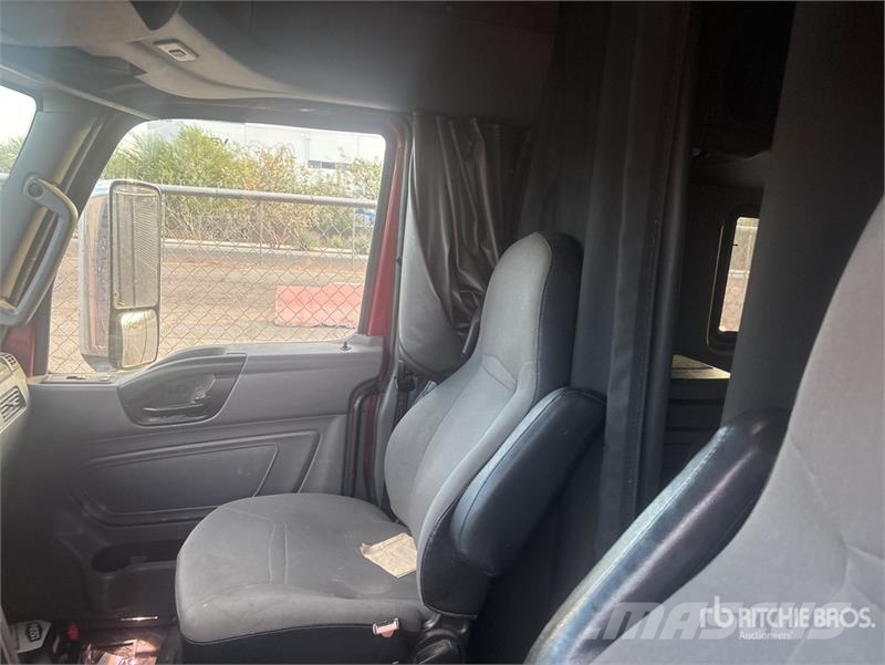 International LT625 Седельные тягачи