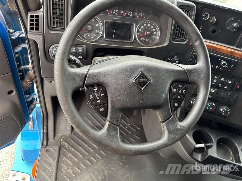 International LT625 Седельные тягачи