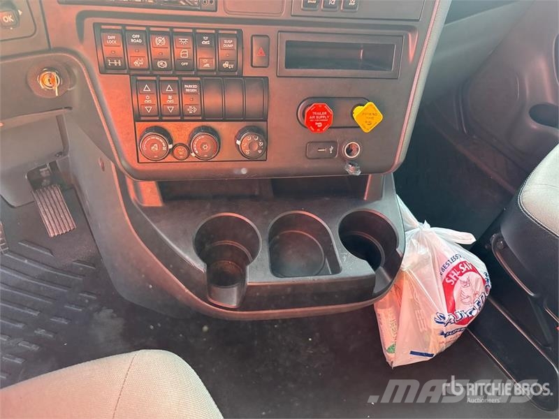 International LT625 트랙터 유닛