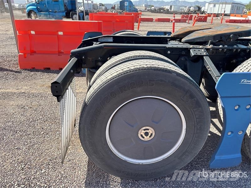 International LT625 Седельные тягачи