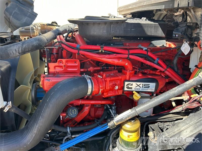 International LT625 6x4 T/A Sleeper Truck Tractor Çekiciler