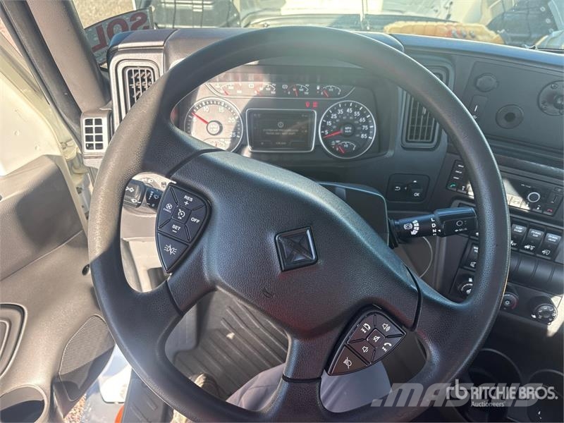 International LT625 6x4 T/A Day Cab Truck Tractor Cavalos mecânicos