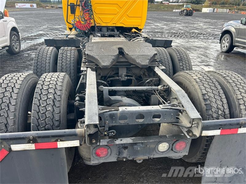 International LT625 6x4 T/A Day Cab Truck Tractor Traktorske jedinice