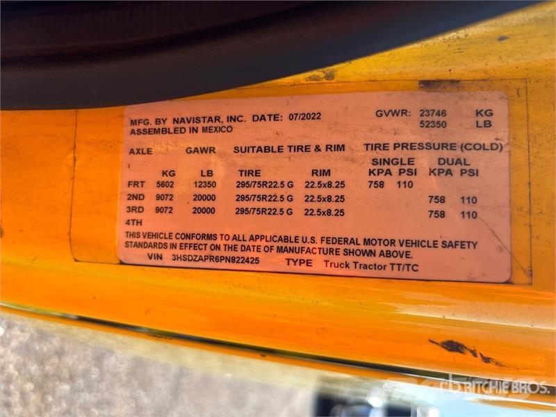 International LT625 6x4 T/A Day Cab Truck Tractor Tractores (camiões)