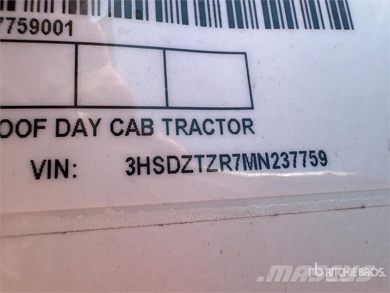International LT625 6x4 T/A Day Cab Truck Tractor Тягачі