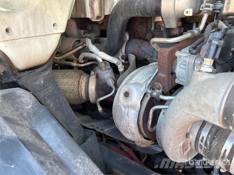 International LT625 6x4 T/A Day Cab Truck Tractor Тягачі