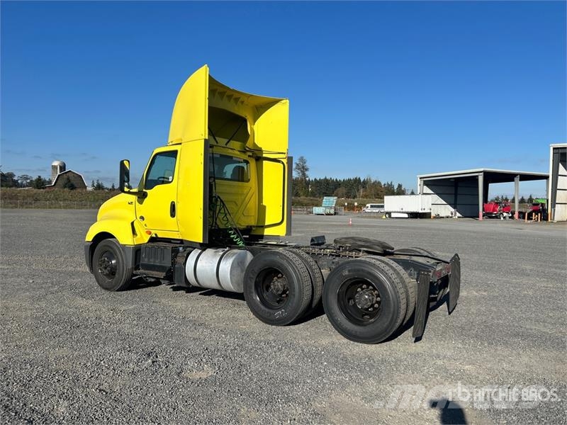 International LT625 6x4 T/A Day Cab Truck Tractor Тягачі
