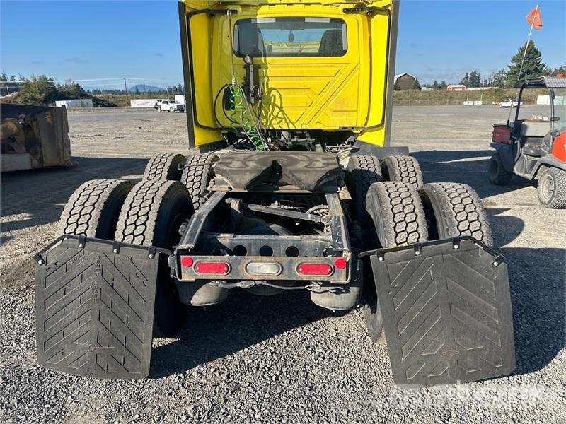 International LT625 6x4 T/A Day Cab Truck Tractor Тягачі