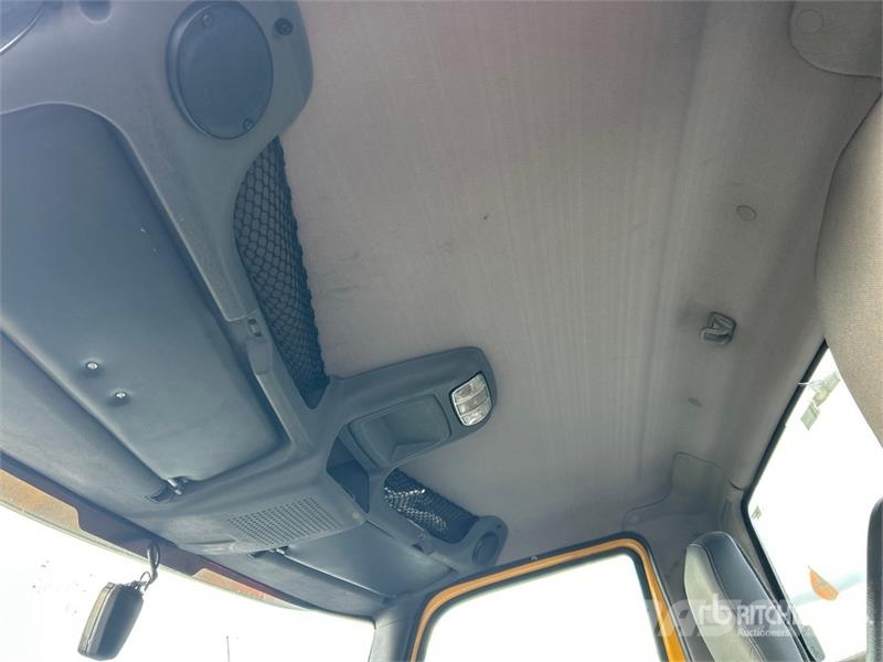 International LT625 6x4 T/A Day Cab Truck Tractor Traktorske jedinice