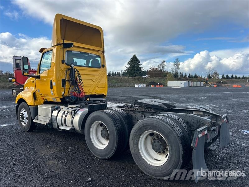 International LT625 6x4 T/A Day Cab Truck Tractor Traktorske jedinice