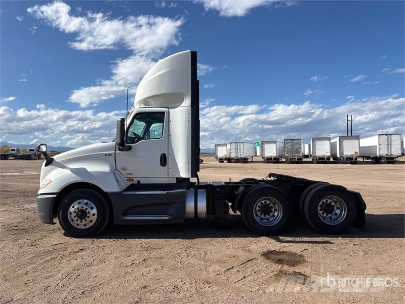 International LT625 6x4 T/A Day Cab Truck Tractor Тягачі