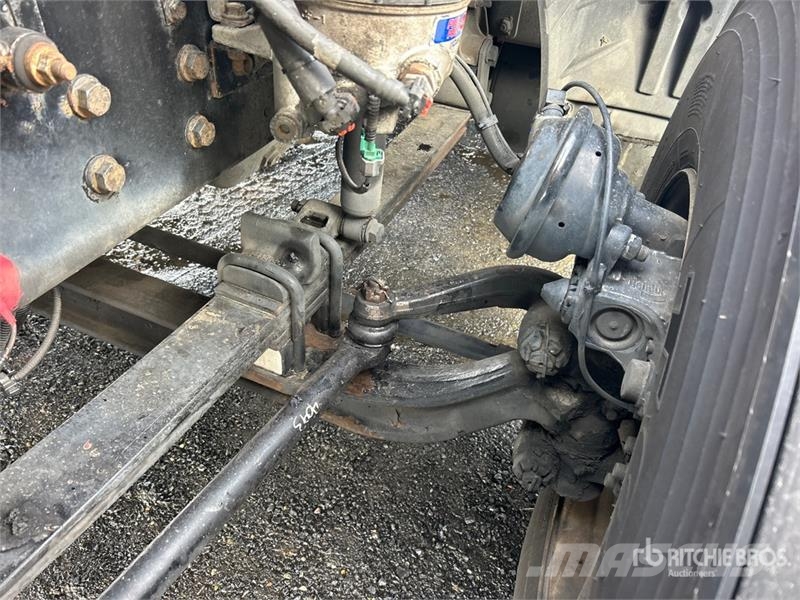 International LT625 6x4 T/A Day Cab Truck Tractor Traktorske jedinice