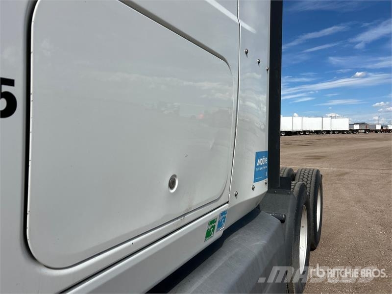 International LT625 6x4 T/A Sleeper Truck Tractor Vlačilci