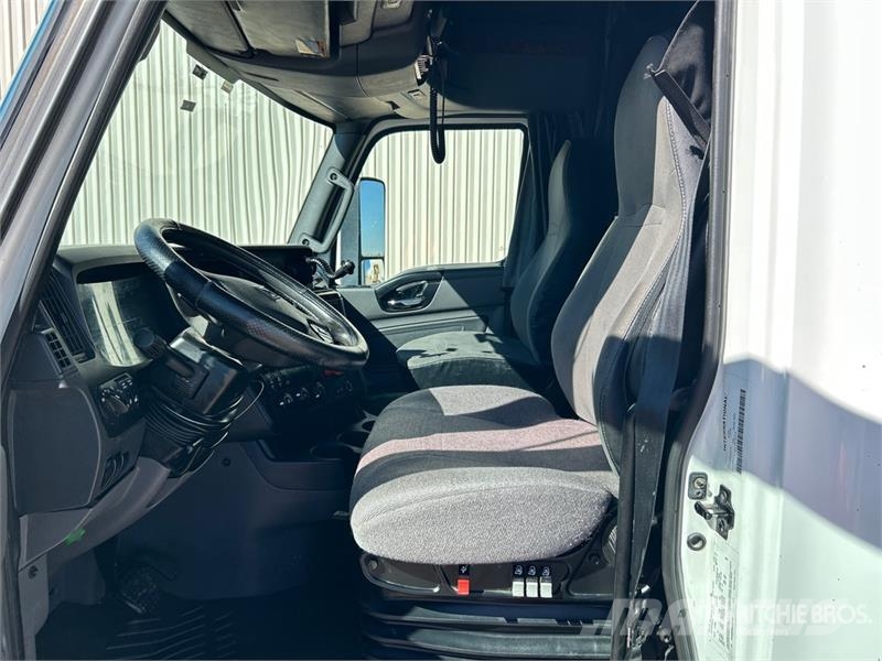 International LT625 6x4 T/A Sleeper Truck Tractor Çekiciler