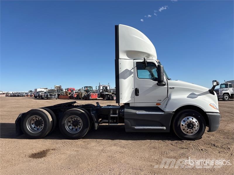 International LT625 6x4 T/A Day Cab Truck Tractor Тягачі