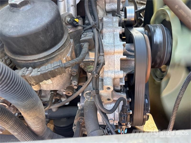 International LT625 6x4 T/A Day Cab Truck Tractor Тягачі