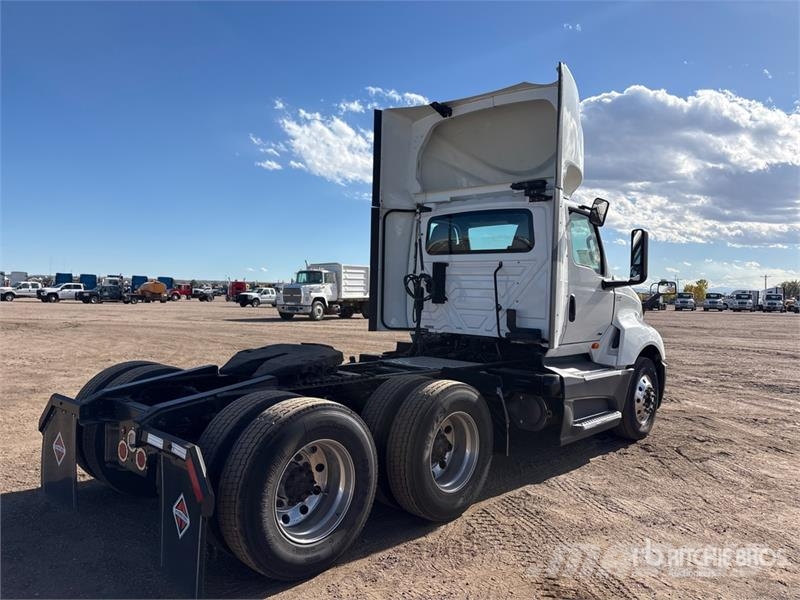 International LT625 6x4 T/A Day Cab Truck Tractor Тягачі