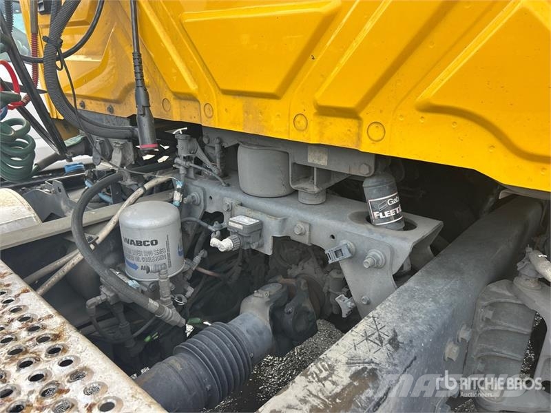 International LT625 6x4 T/A Day Cab Truck Tractor Traktorske jedinice