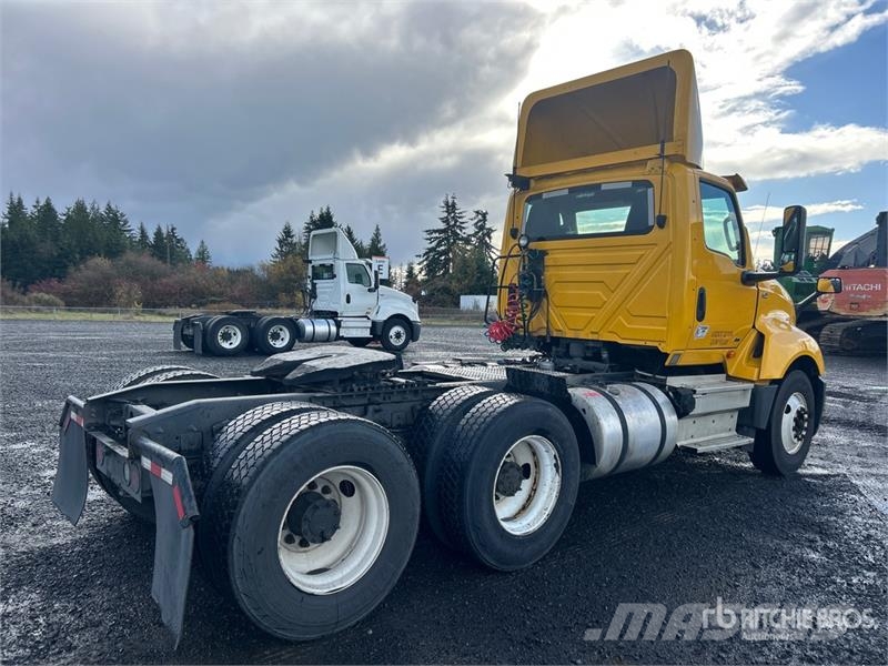 International LT625 6x4 T/A Day Cab Truck Tractor Traktorske jedinice