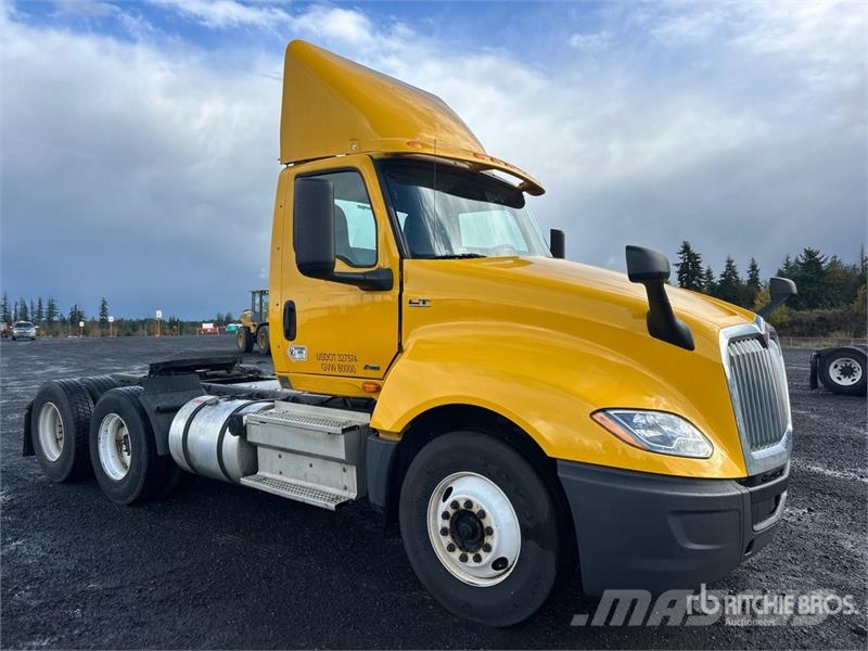 International LT625 6x4 T/A Day Cab Truck Tractor Traktorske jedinice