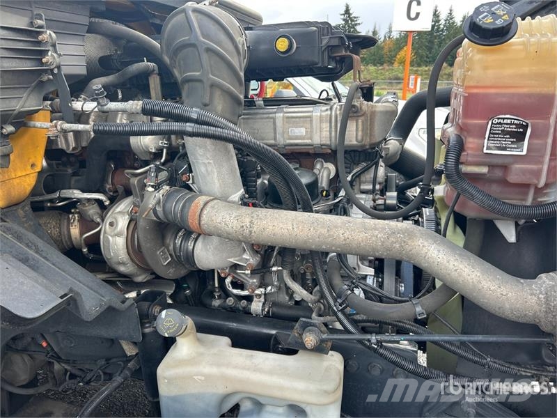 International LT625 6x4 T/A Day Cab Truck Tractor Traktorske jedinice