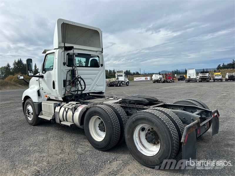 International LT625 6x4 T/A Day Cab Truck Tractor Vlačilci