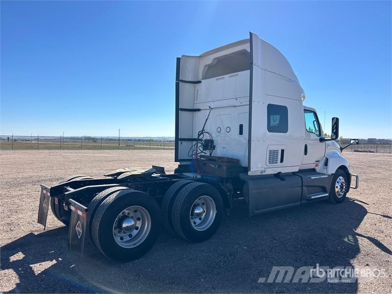 International LT625 6x4 T/A Sleeper Truck Tractor Çekiciler