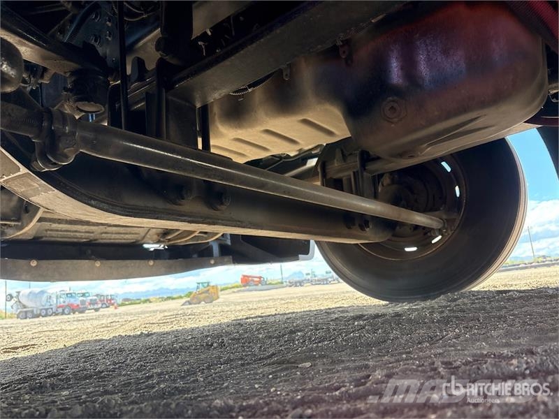International LT625 6x4 T/A Day Cab Truck Tractor Тягачі