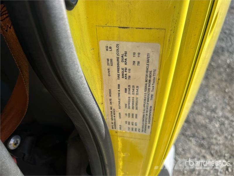International LT625 6x4 T/A Day Cab Truck Tractor Тягачі