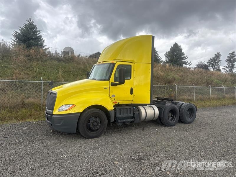 International LT625 6x4 T/A Day Cab Truck Tractor وحدات الجر