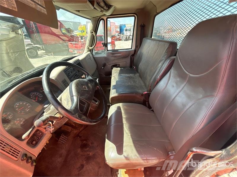International MA025 4x2 4x2 Service Truck Pilsētas atkritumvedēji